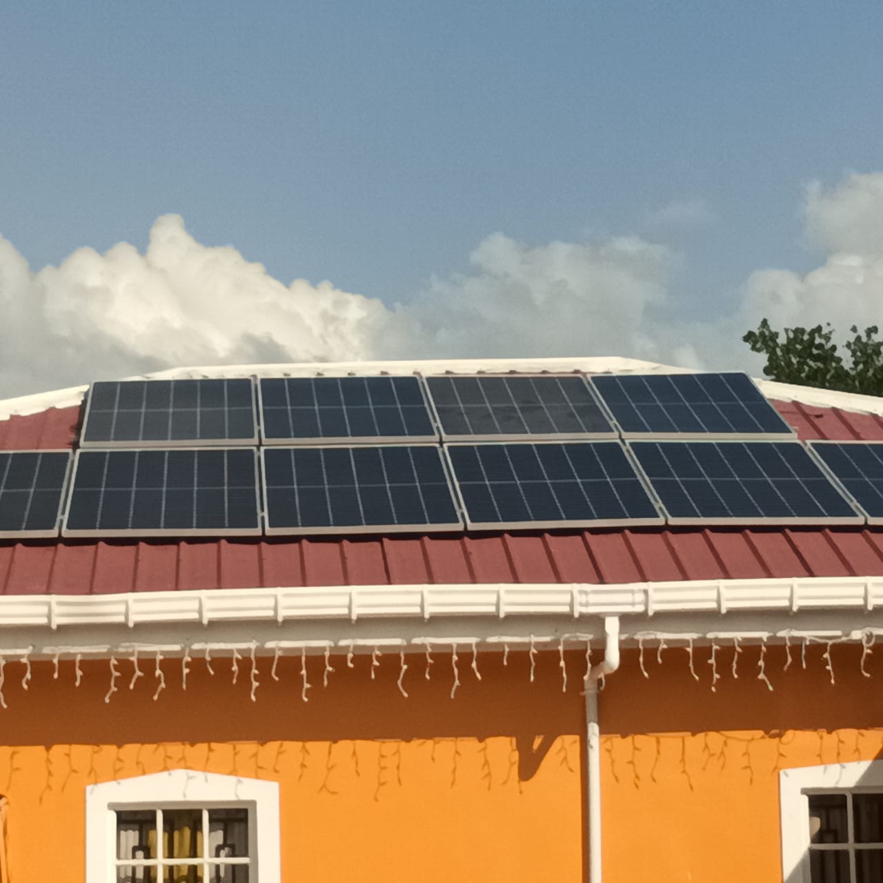 4.5 kW Hybrid Solar System